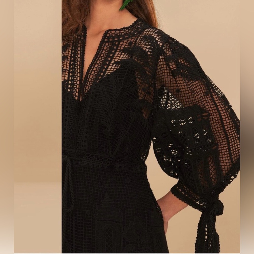 NWT  FARM Rio Morada Boa Guipure Maxi Dress in black with tie waist. Size S. - Picture 2 of 15